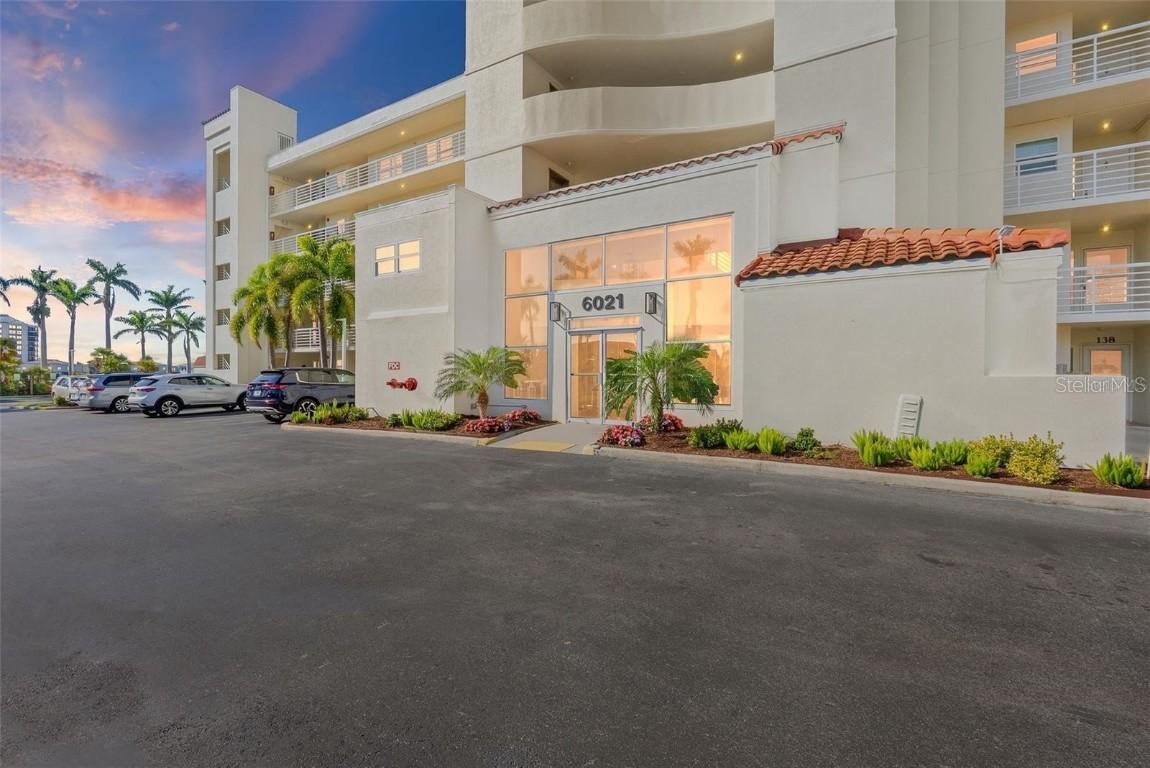6021 Bahia Del Mar Cir. #137, St Petersburg, FL 33715