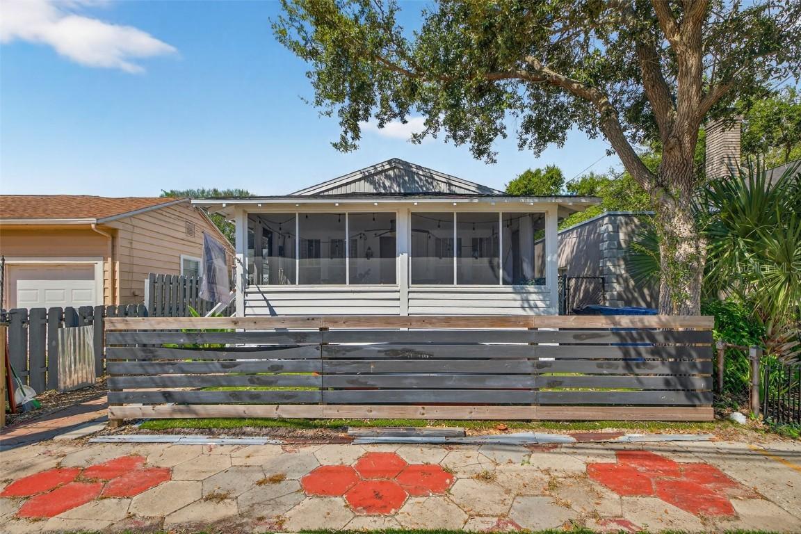 914 Dartmoor St., St Petersburg, FL 33701