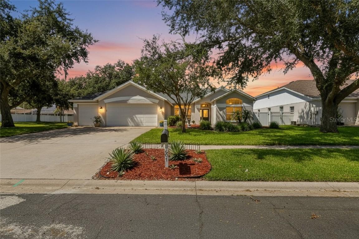 4607 Gentrice Dr., Valrico, FL 33596