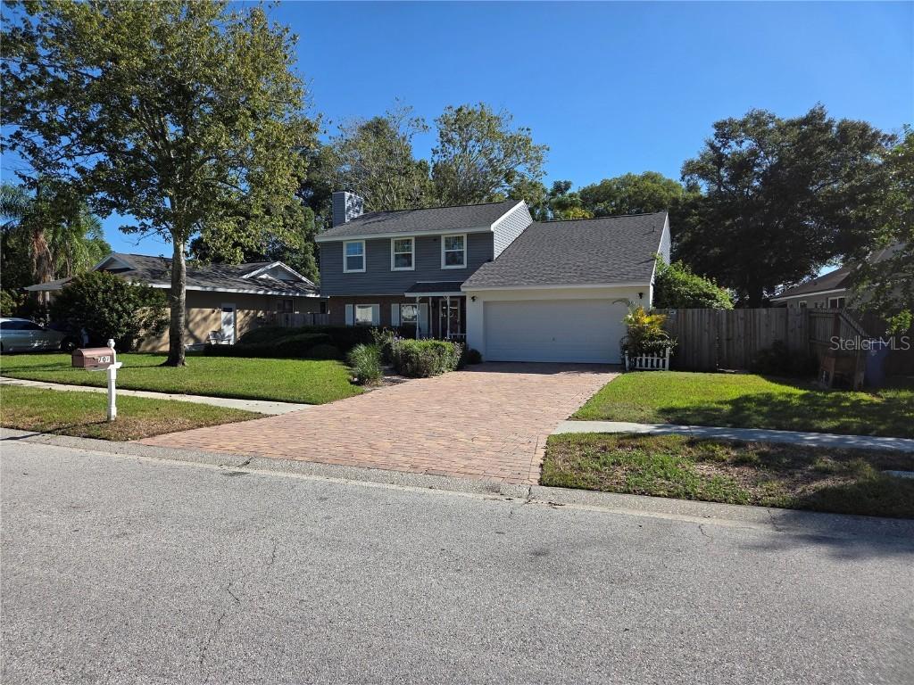 707 Rollingwood Ln., Valrico, FL 33594