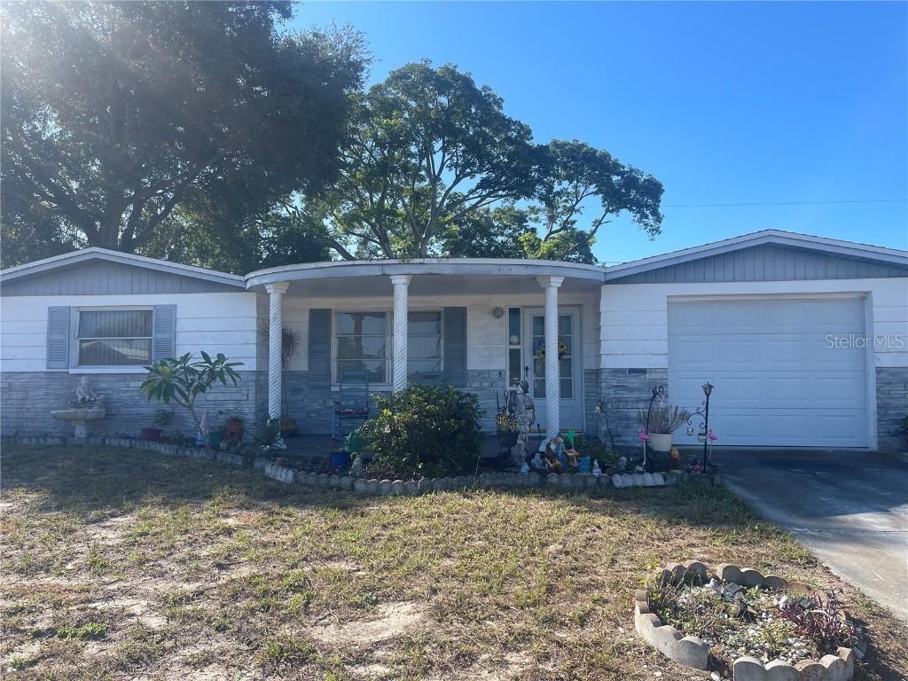 4914 Panorama Ave., Holiday, FL 34690