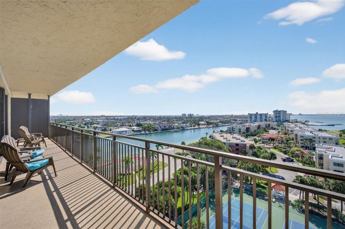 7600 Bayshore Dr. #902, Treasure Island, FL 33706