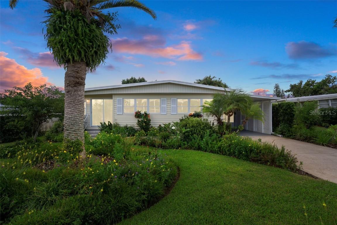270 Independence Ave. #10, Palm Harbor, FL 34684