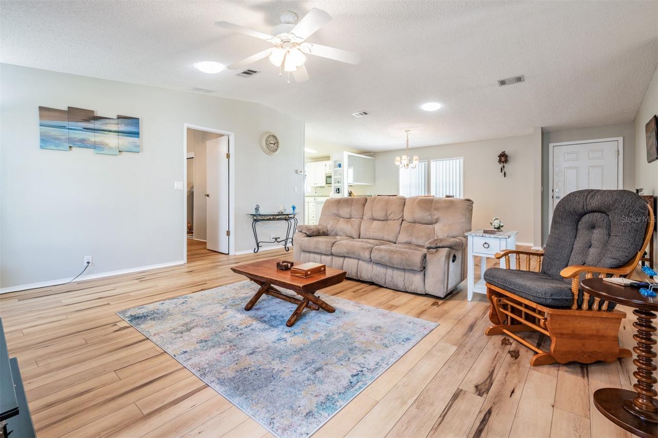 37630 Landis Ave., Zephyrhills, FL 33541