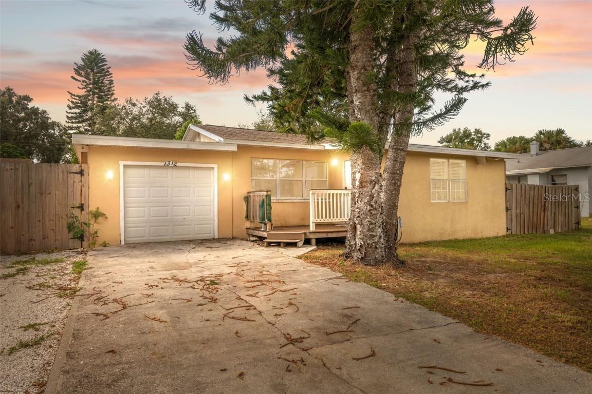 1312 E Tarpon Ave., Tarpon Springs, FL 34689