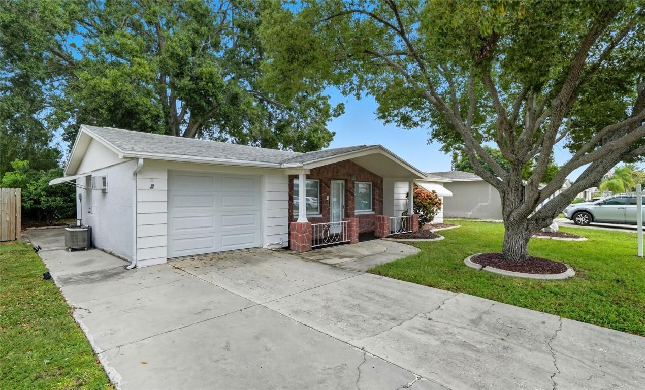 3125 Salisbury Dr., Holiday, FL 34691