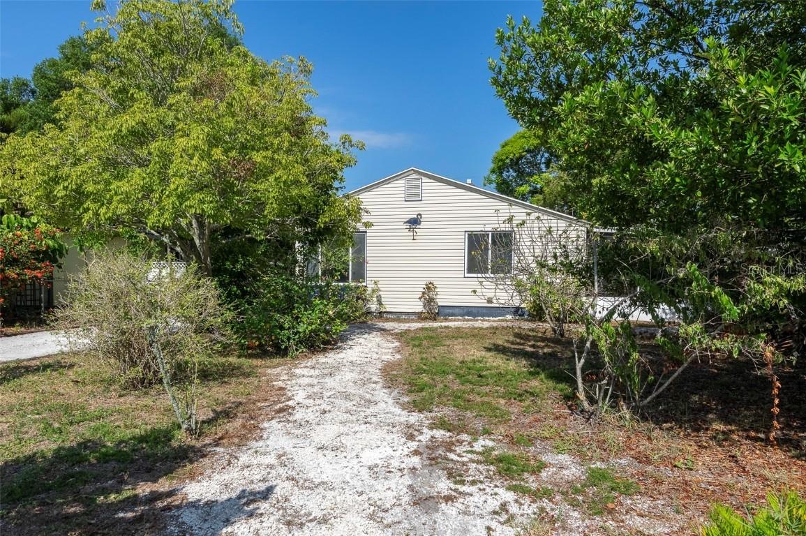 907 Hull St., Gulfport, FL 33707