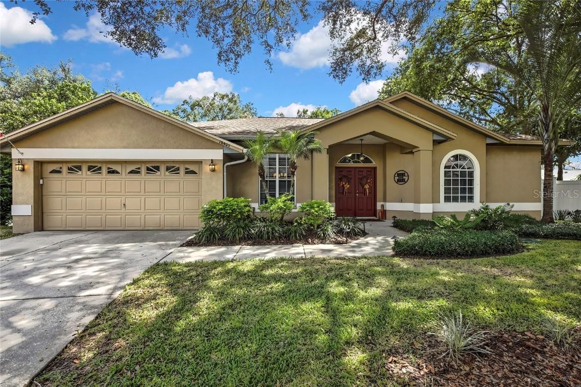 18401 Debonair Pl., Lutz, FL 33549