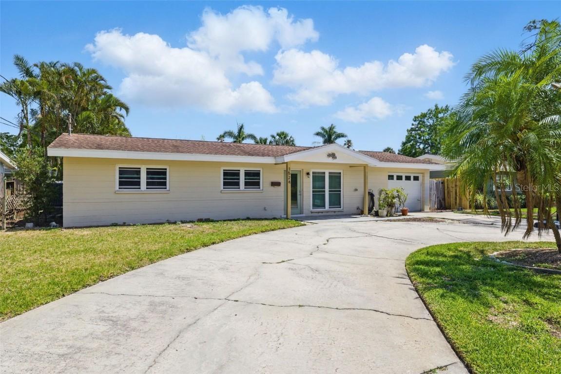 1524 Carson Cir., St Petersburg, FL 33703