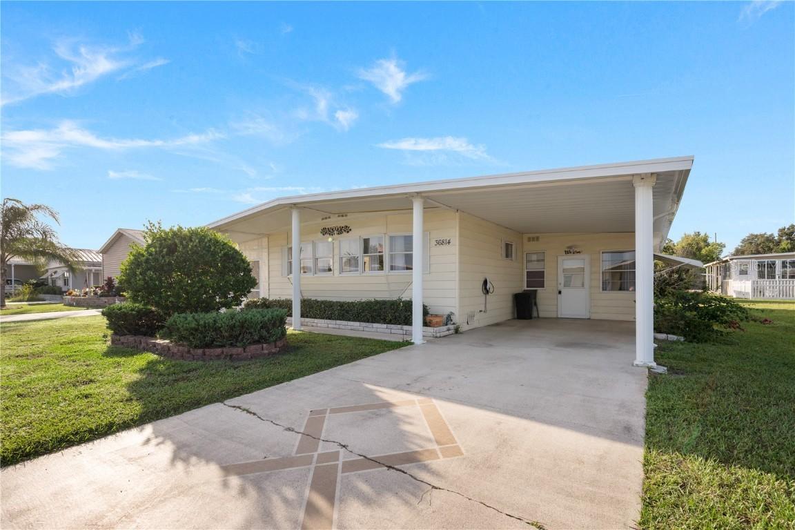 36814 Grace Ave., Zephyrhills, FL 33542