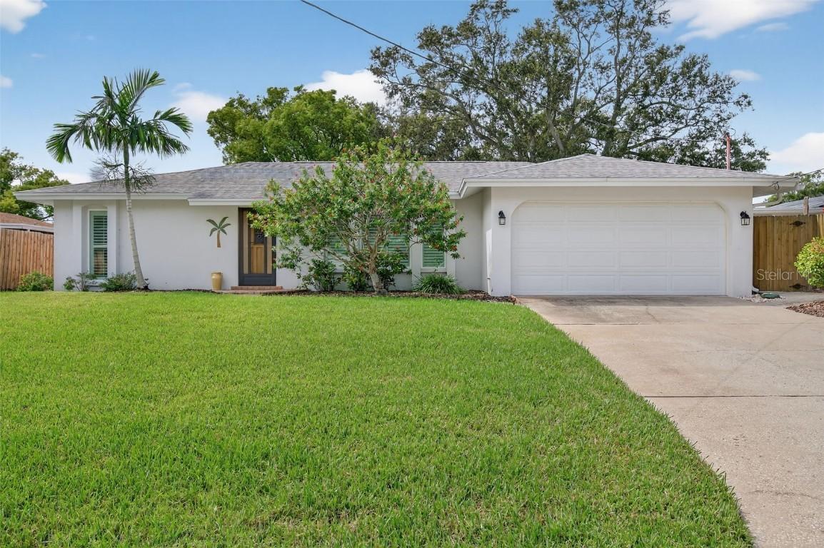 450 Sierra Cir., Largo, FL 33770