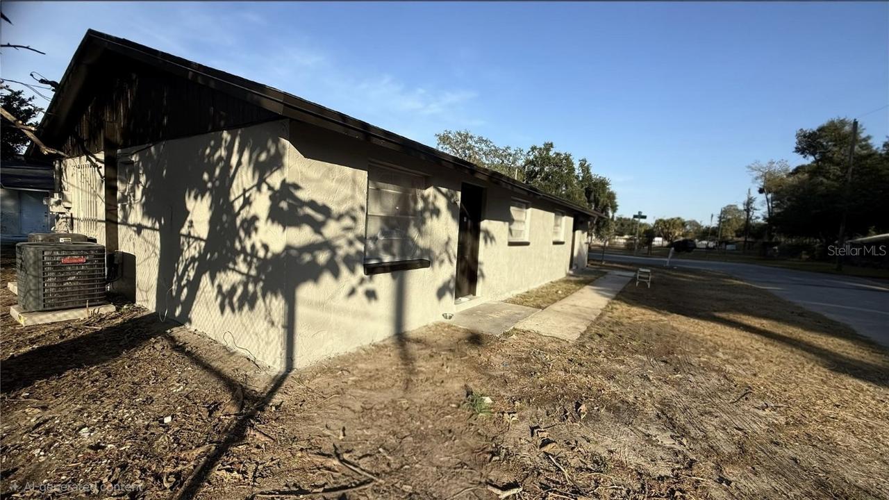 5202 N 45th St., Tampa, FL 33610