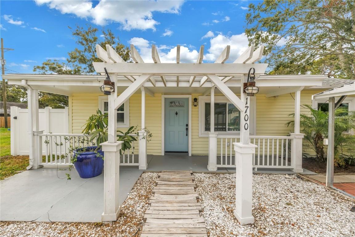 1700 Martin St., Largo, FL 33774