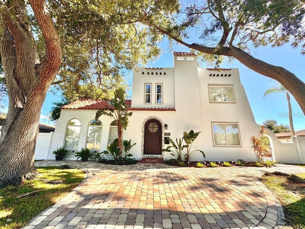 6735 Poinsettia Ave., St Petersburg, FL 33707