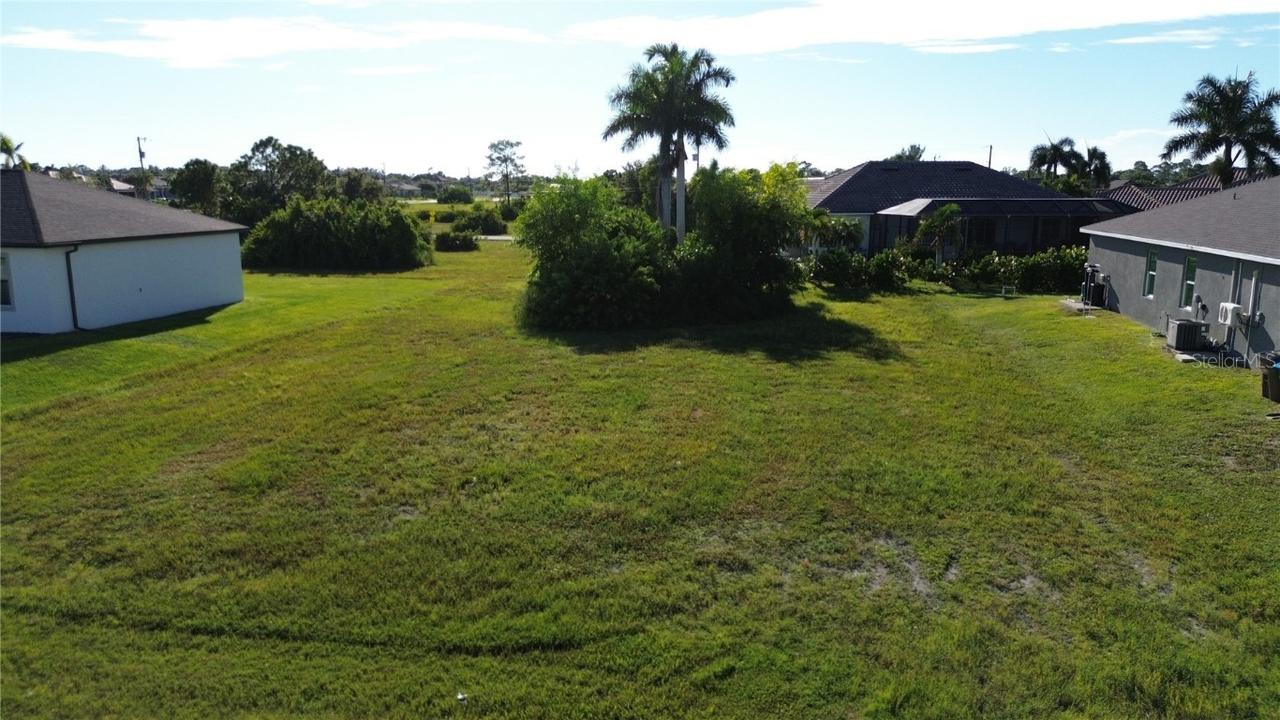 2012 NW 24th Pl., Cape Coral, FL 33993