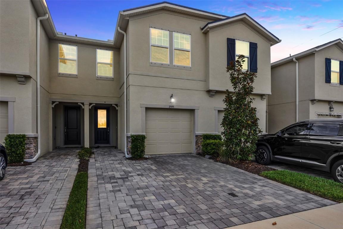 2595 Everglade Way, Lutz, FL 33558