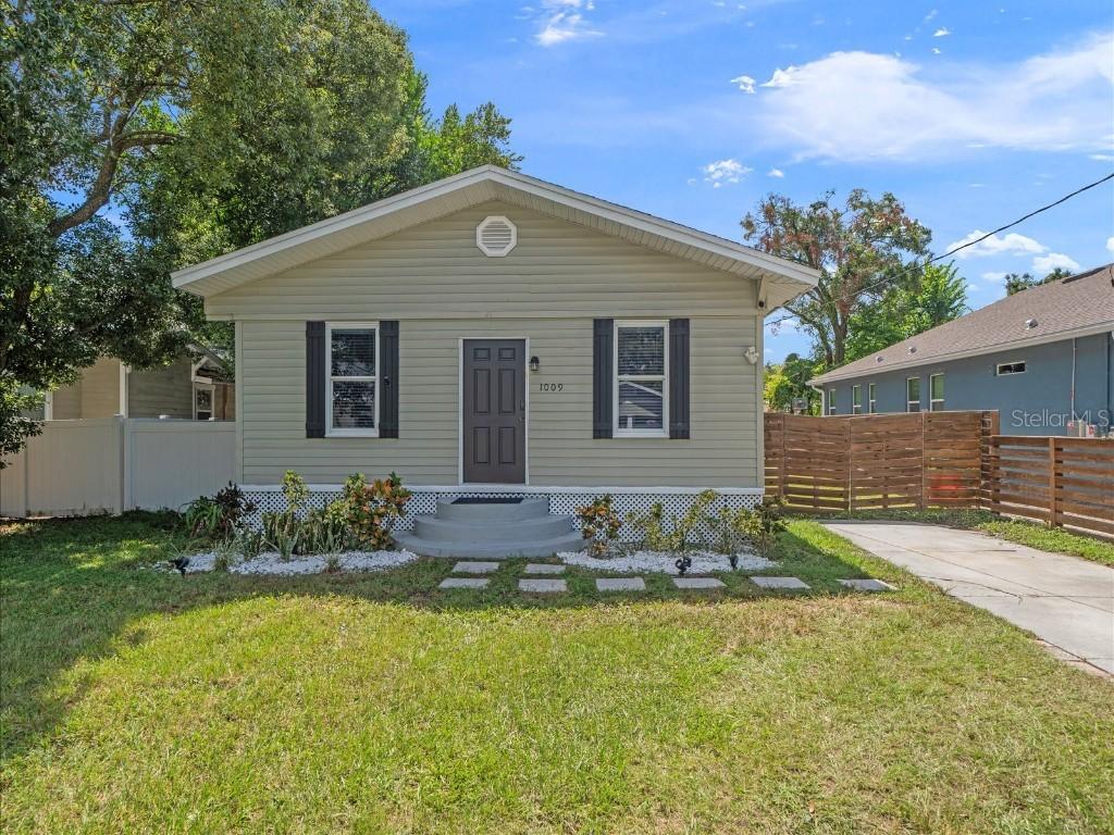 1009 E Curtis St., Tampa, FL 33603