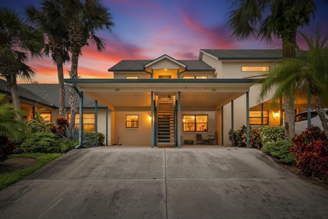 620 Yardarm Dr. #10, Apollo Beach, FL 33572