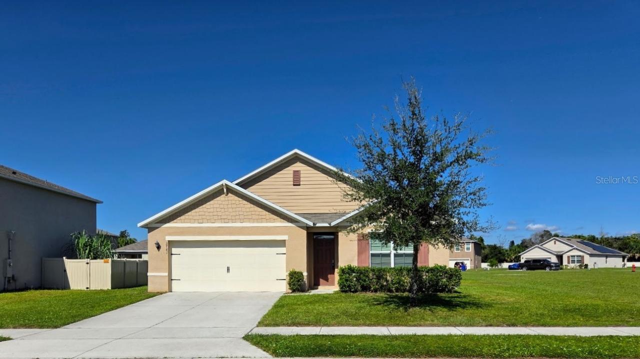 2781 Grand Central Ave., Tavares, FL 32778