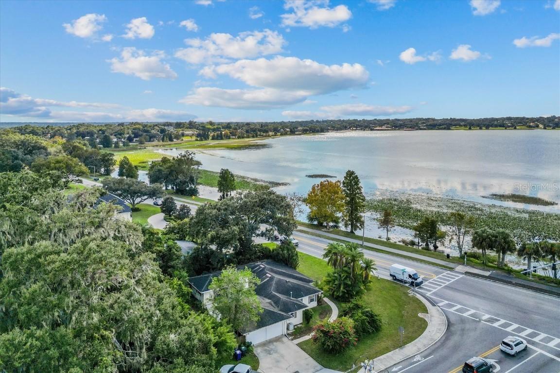 225 Lake Hollingsworth Dr., Lakeland, FL 33803