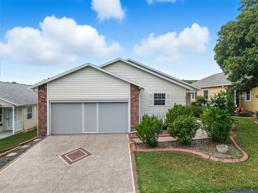 5909 Yorkshire Dr., Zephyrhills, FL 33542