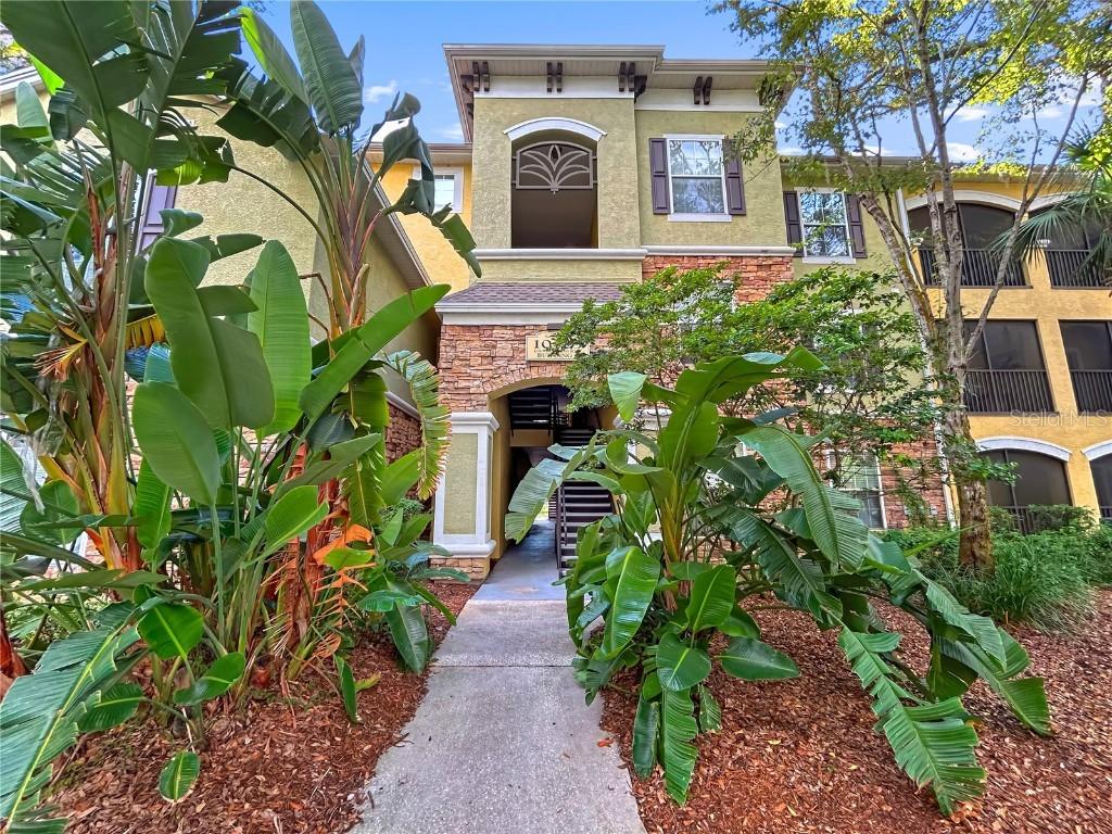 10105 Courtney Palms Blvd. #303, Tampa, FL 33619