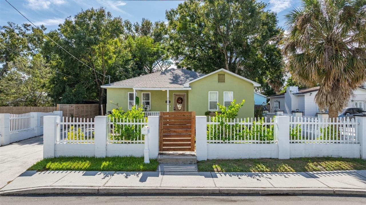 2116 W Saint Louis St., Tampa, FL 33607