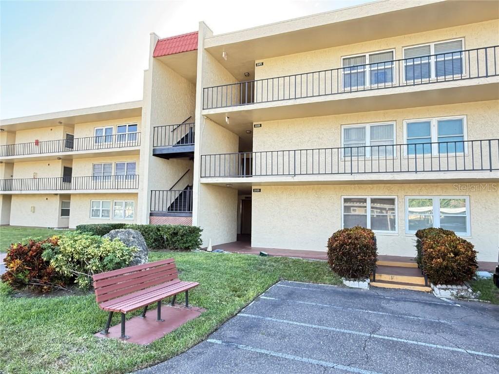12200 Vonn Rd. #2105, Largo, FL 33774