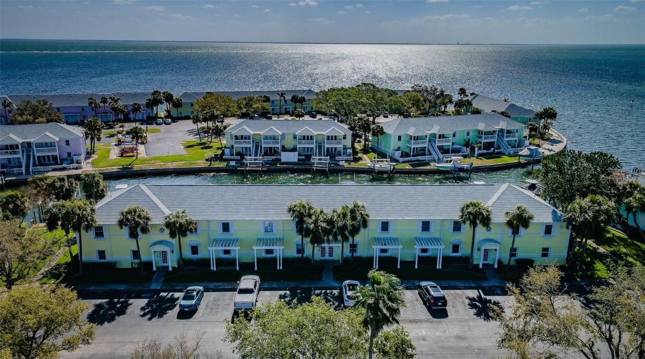5196 Beach Dr. #B, St Petersburg, FL 33705