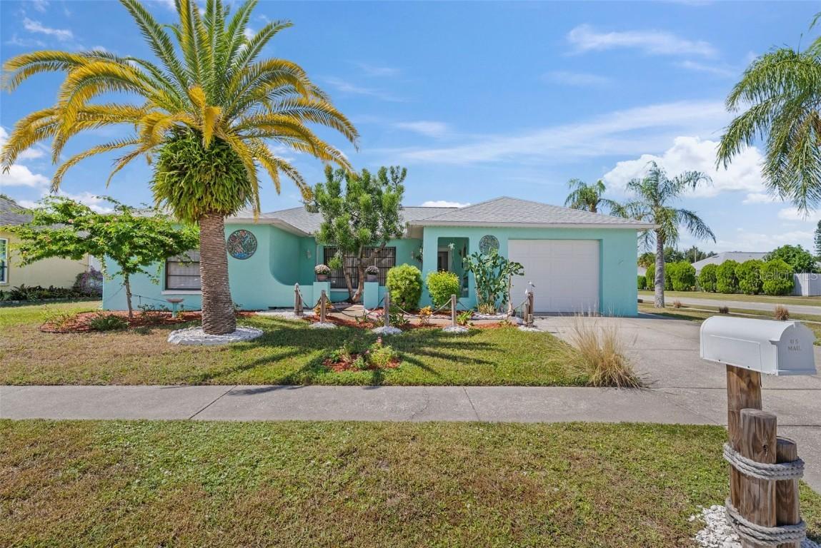 1213 Greenlea Dr., Holiday, FL 34691