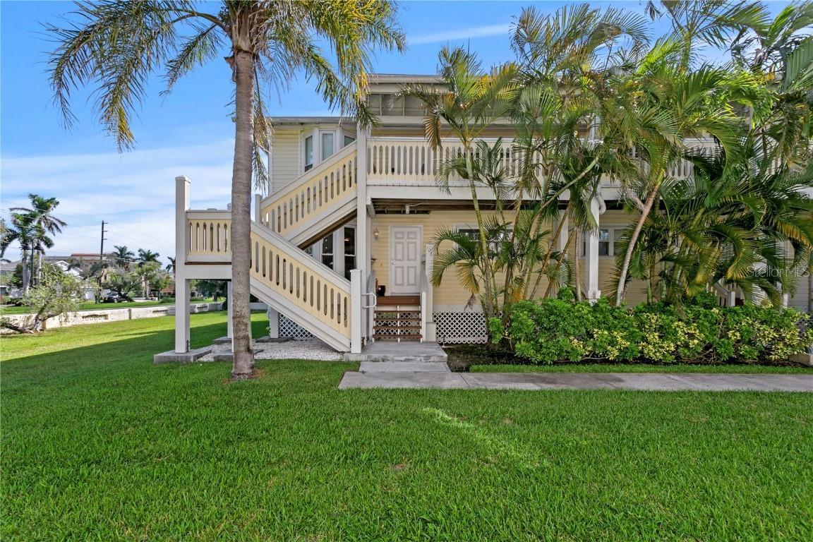 10399 Paradise Blvd. #106B, Treasure Island, FL 33706