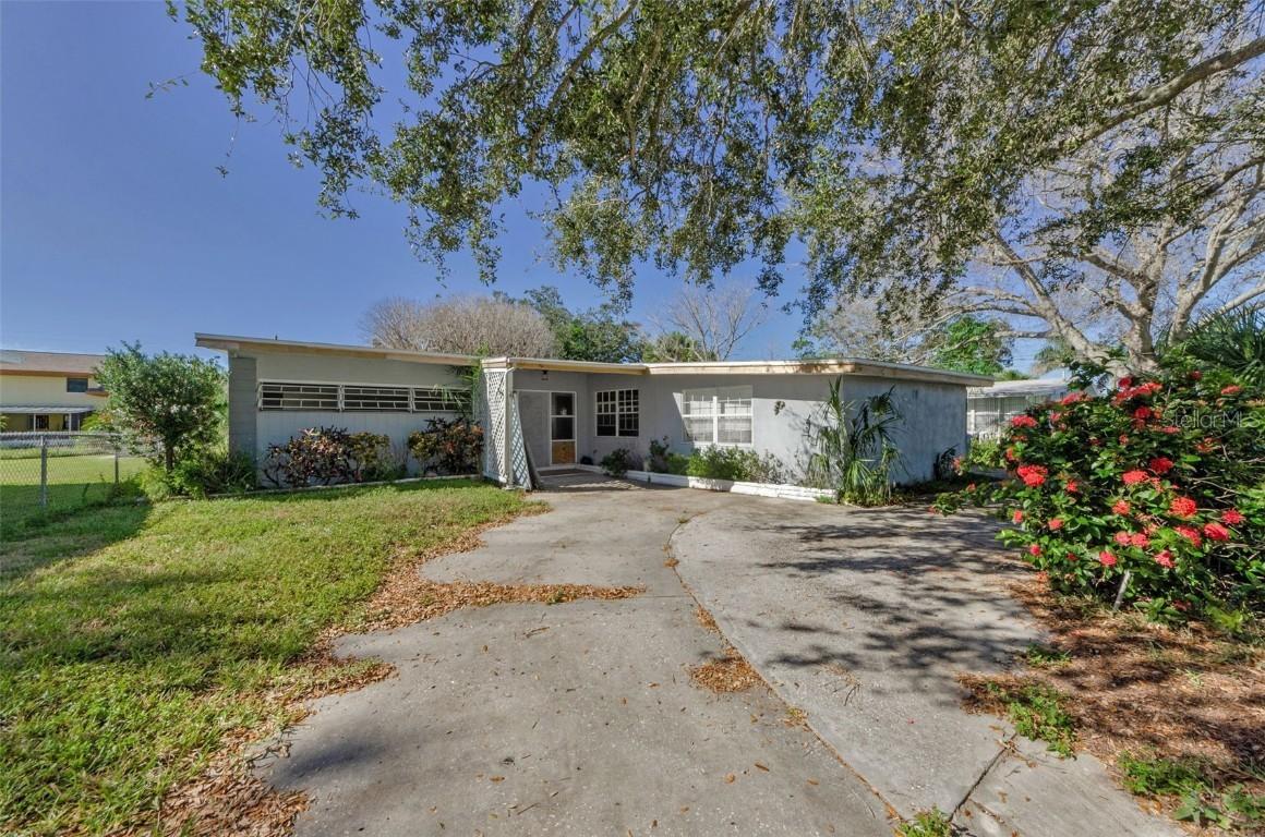 85 New Jersey Dr., Dunedin, FL 34698
