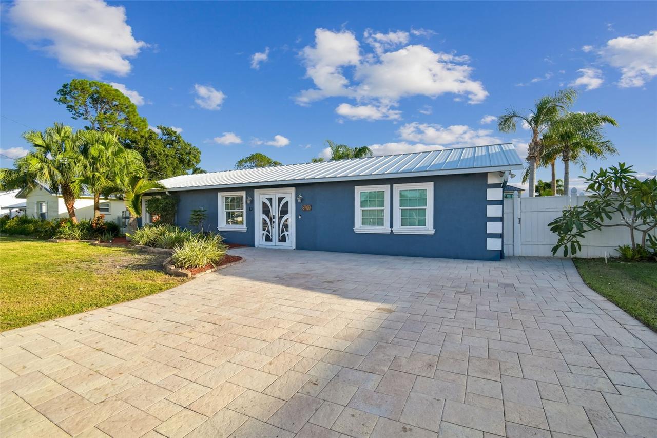 8708 Thornwood Ln., Tampa, FL 33615