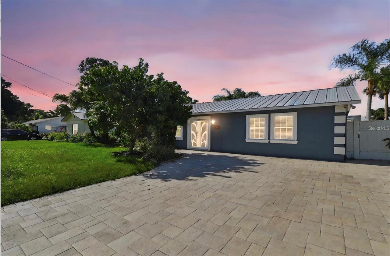 8708 Thornwood Ln., Tampa, FL 33615