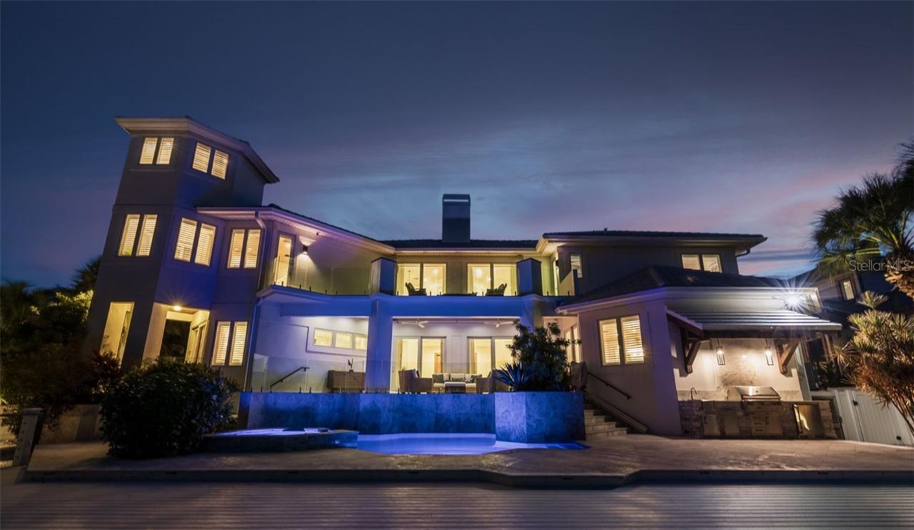 6152 52nd St., St Petersburg, FL 33715