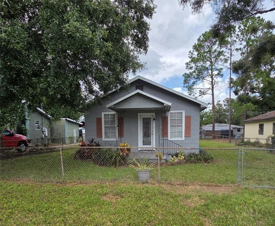 1527 W Clinton St., Tampa, FL 33604