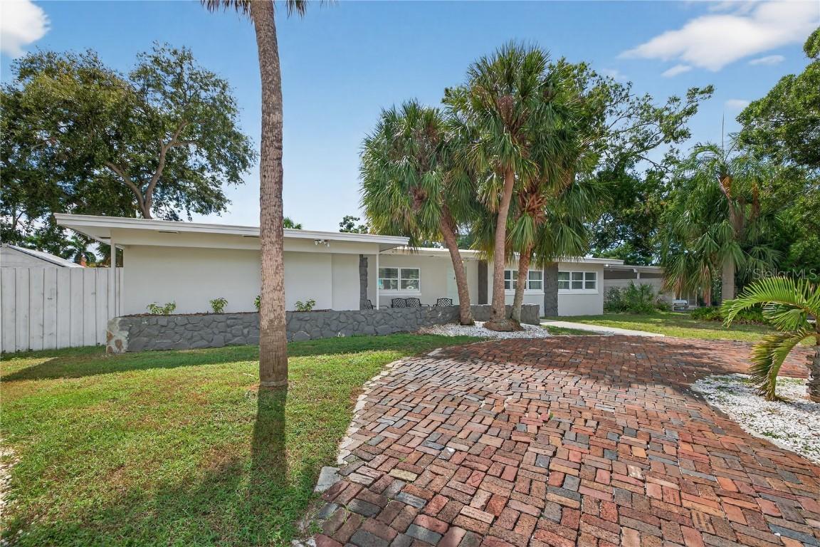 6400 Pelican Dr., St Petersburg, FL 33707
