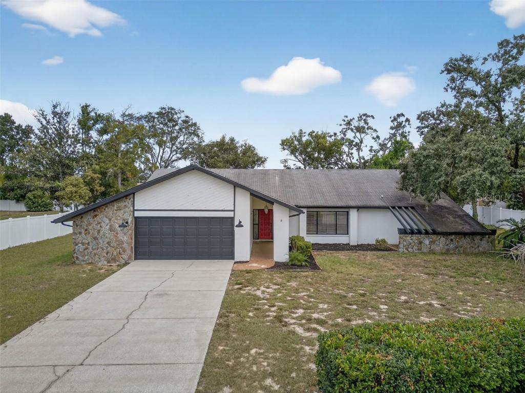 2124 Orchard Park Dr., Spring Hill, FL 34608
