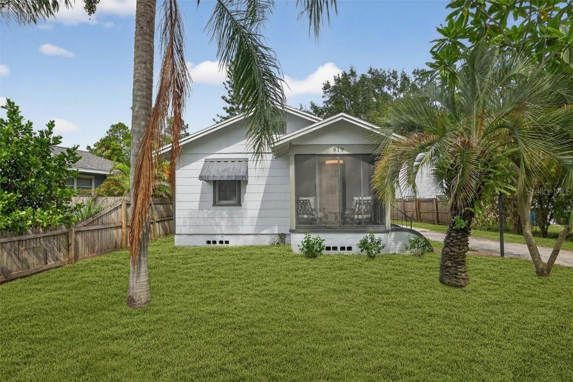 919 29th St., St Petersburg, FL 33713