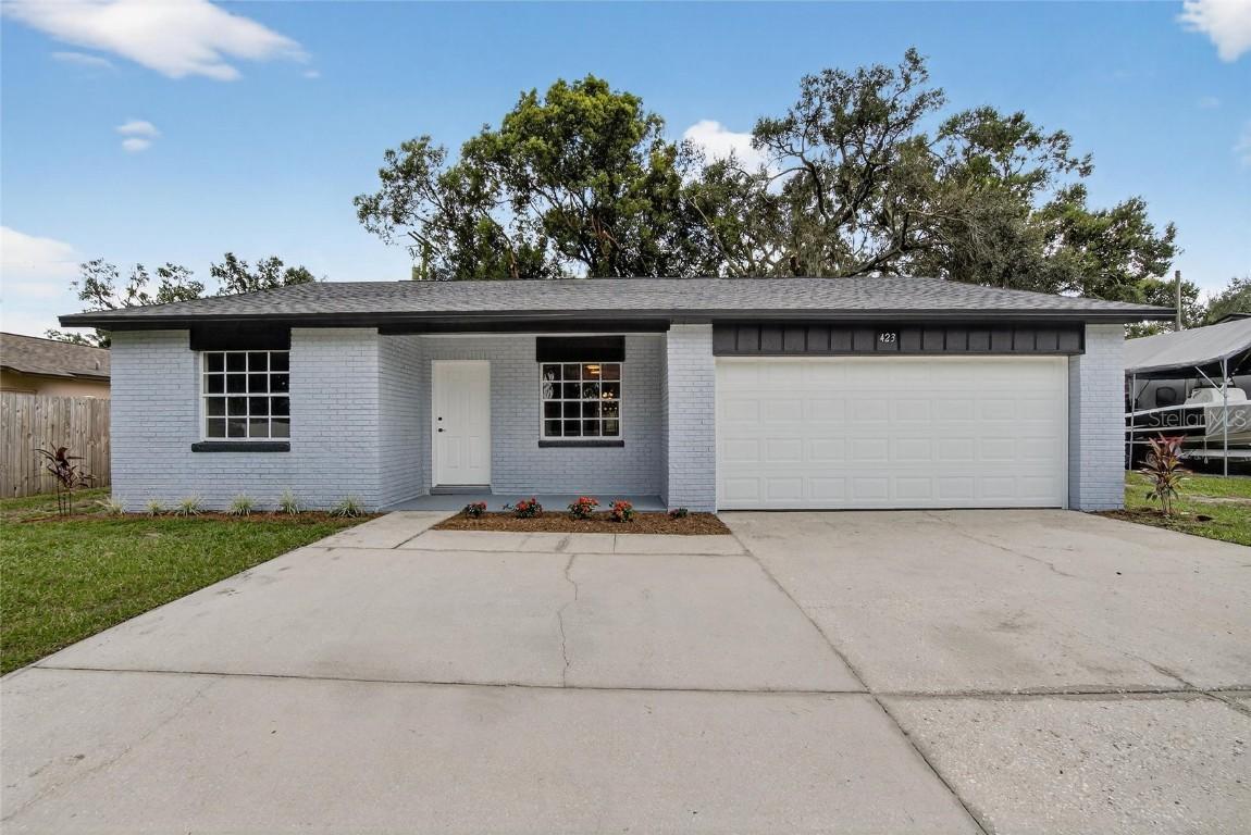 423 Forest Oak Dr., Seffner, FL 33584