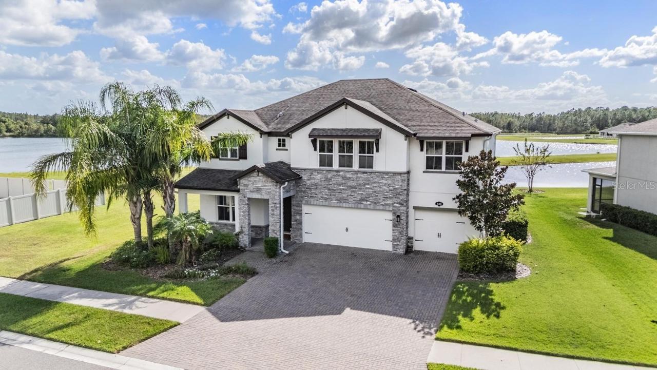 18304 Roseate Dr., Lutz, FL 33558