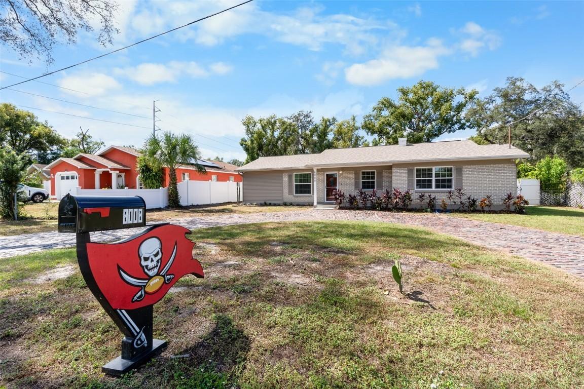 8008 N Gomez Ave., Tampa, FL 33614