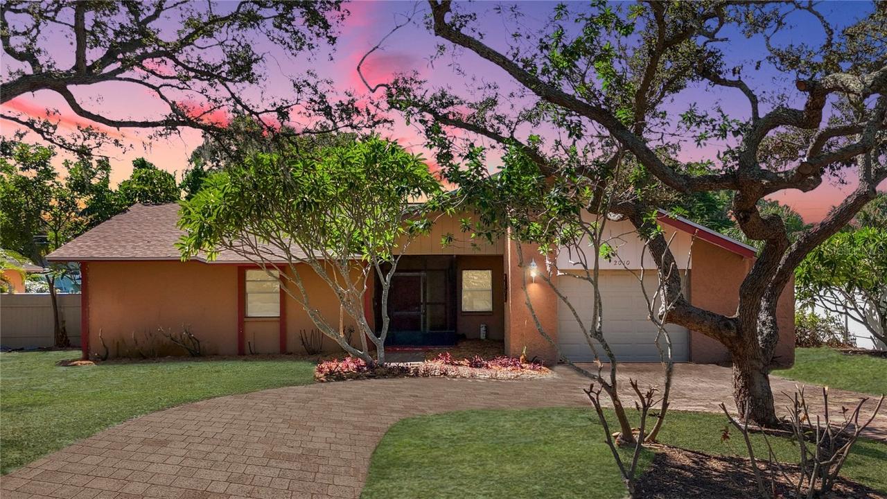 2010 Pinellas Point Dr., St Petersburg, FL 33712