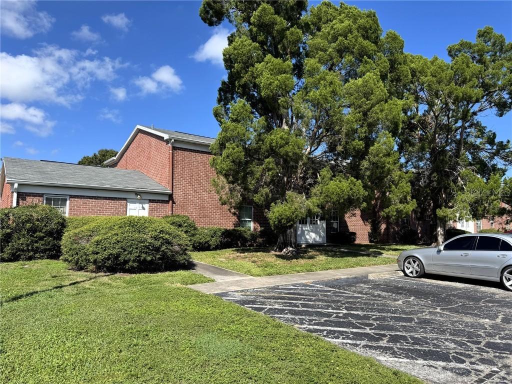 8520 9th Way #B, St Petersburg, FL 33702