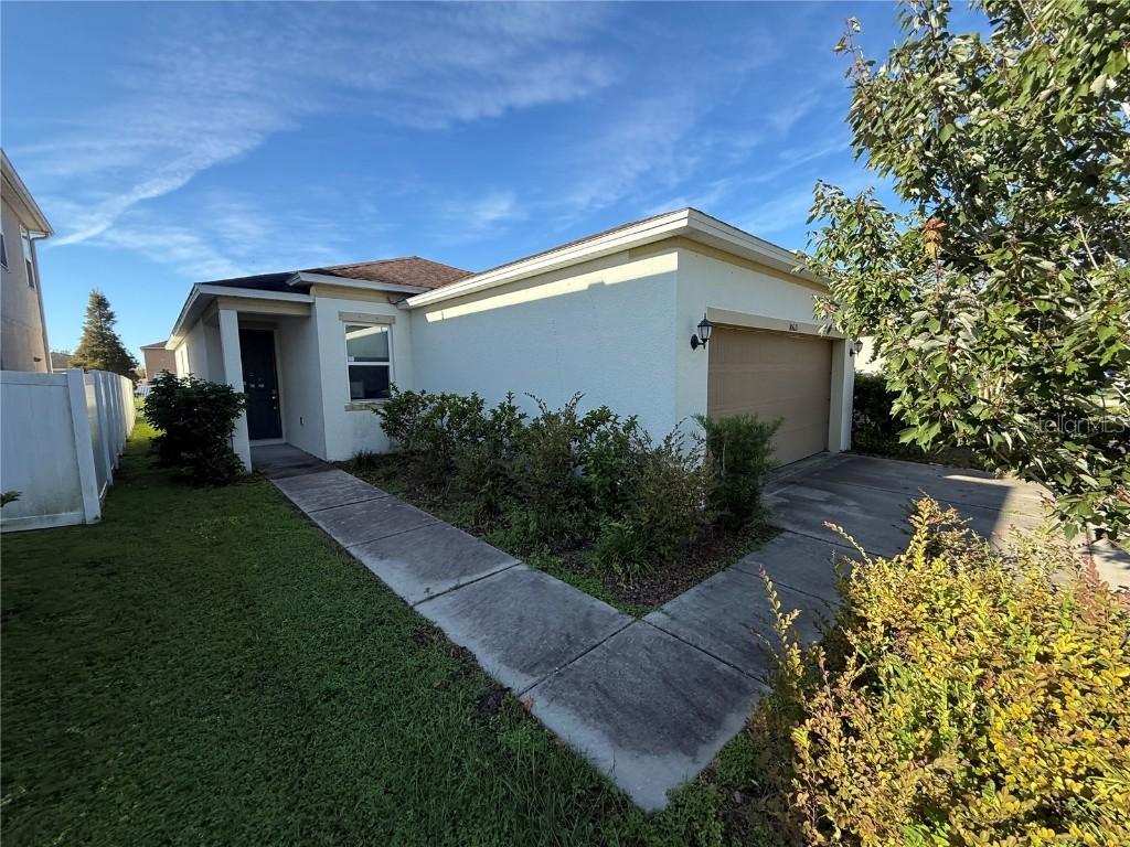10621 Laguna Plains Dr., Riverview, FL 33578