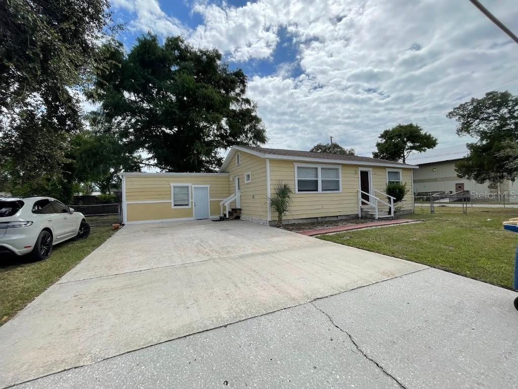 901 Woodlawn St., Clearwater, FL 33756