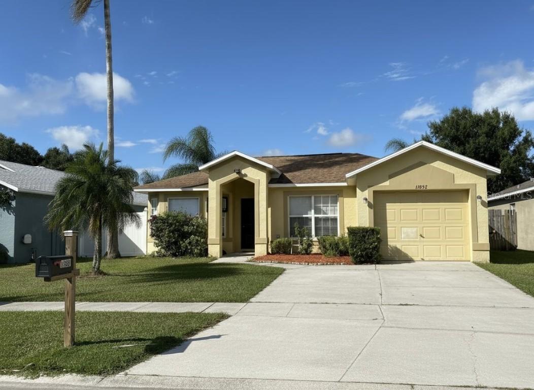 11852 Lark Song Loop Loop, Riverview, FL 33579