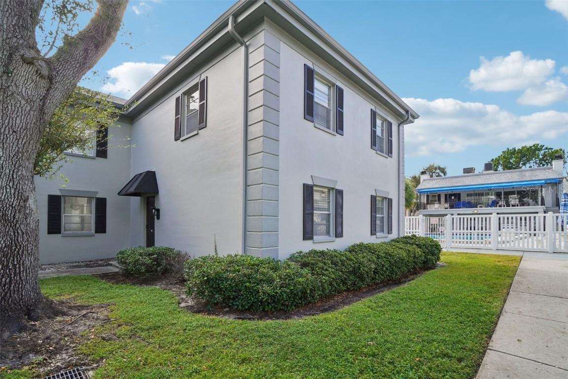 6940-A Sunset Dr. #1D, St Petersburg, FL 33707