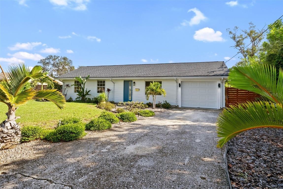 1110 Asturia Way, St Petersburg, FL 33705
