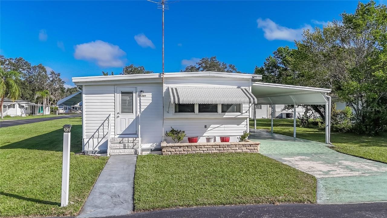 37249 Hammond Dr., Zephyrhills, FL 33541